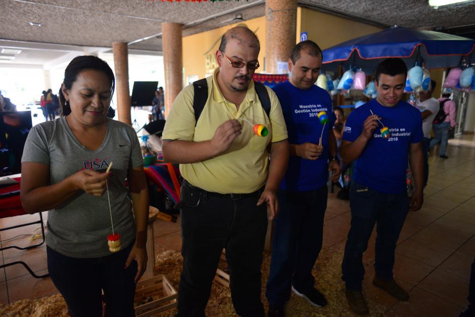 Los asistentes disfrutaron de los juegos tradicionales. (Foto: Jes&uacute;s Alfonso/Soy502)