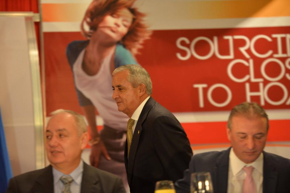 El presidente Otto Pérez Molina anunció que revisan contratos que han despertado sospechas y que encontraron anomalías en tres. (Foto: Jesús Alfonso/Soy502)