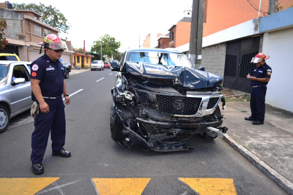 El auto de la comitiva de la vicepresidenta placas particulares 821 FFH, est&aacute; multado por exceso de velocidad. (Foto: Jes&uacute;s Alfonso/Soy502)