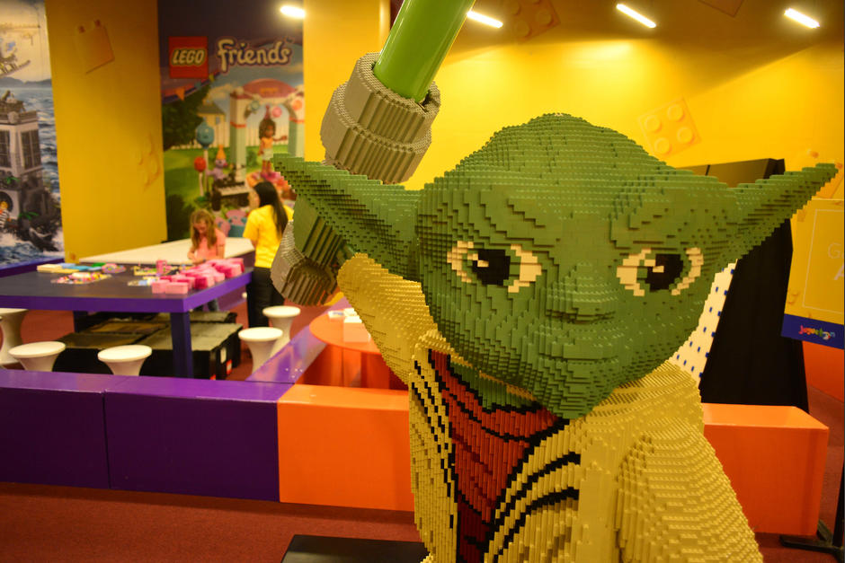 En la Zona de Actividades LEGO se podr&aacute; construir lo que deseen con los particulares ladrillos de colores. (Foto: Jes&uacute;s Alfonso/Soy502)