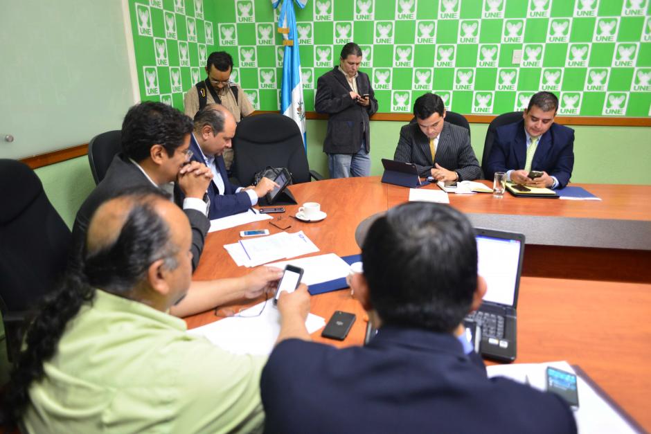 Representantes de la Dirección General de Aeronáutica Civil acudieron a una citación de la bancada UNE. (Foto Jesús Alfonso/Soy502)
