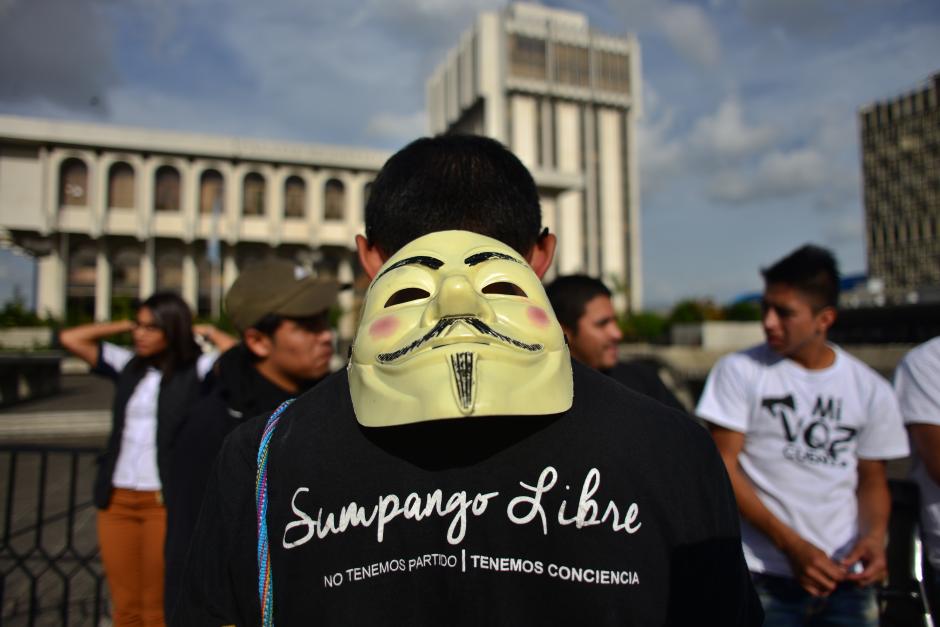 El grupo Sumpango Libre lleg&oacute; esta tarde al CSJ despu&eacute;s de dos d&iacute;as caminando. (Foto: Jes&uacute;s Alfonso/Soy502)