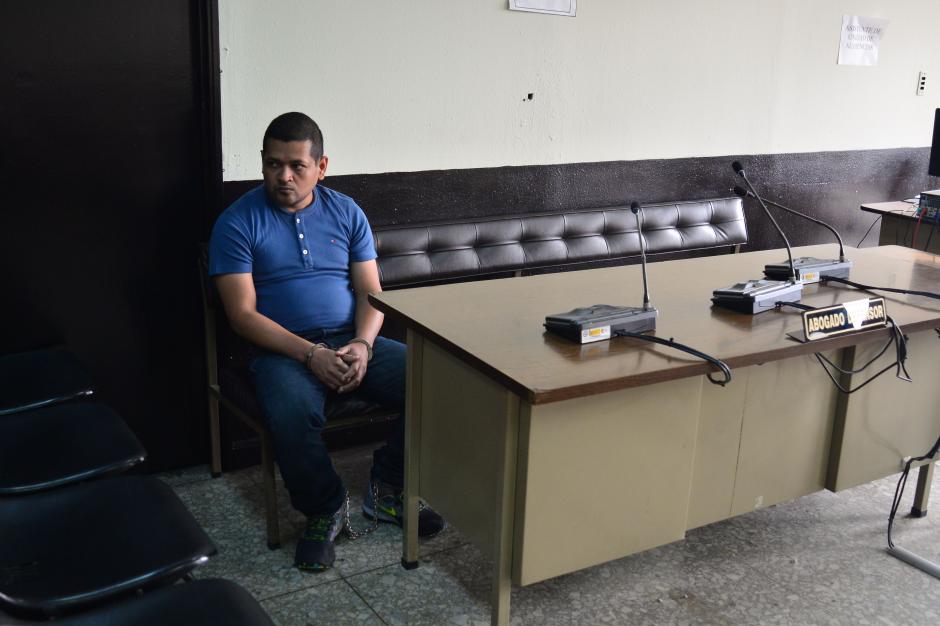 El supuesto narcotraficante Mauro Salom&oacute;n Ram&iacute;rez se qued&oacute; sin abogado defensor, lo que provoc&oacute; una vez m&aacute;s la postergaci&oacute;n de la audiencia donde se resolver&aacute; si procede su extradici&oacute;n a Estados Unidos. (Foto: Jes&uacute;s Alfonso/Soy502)&nbsp;