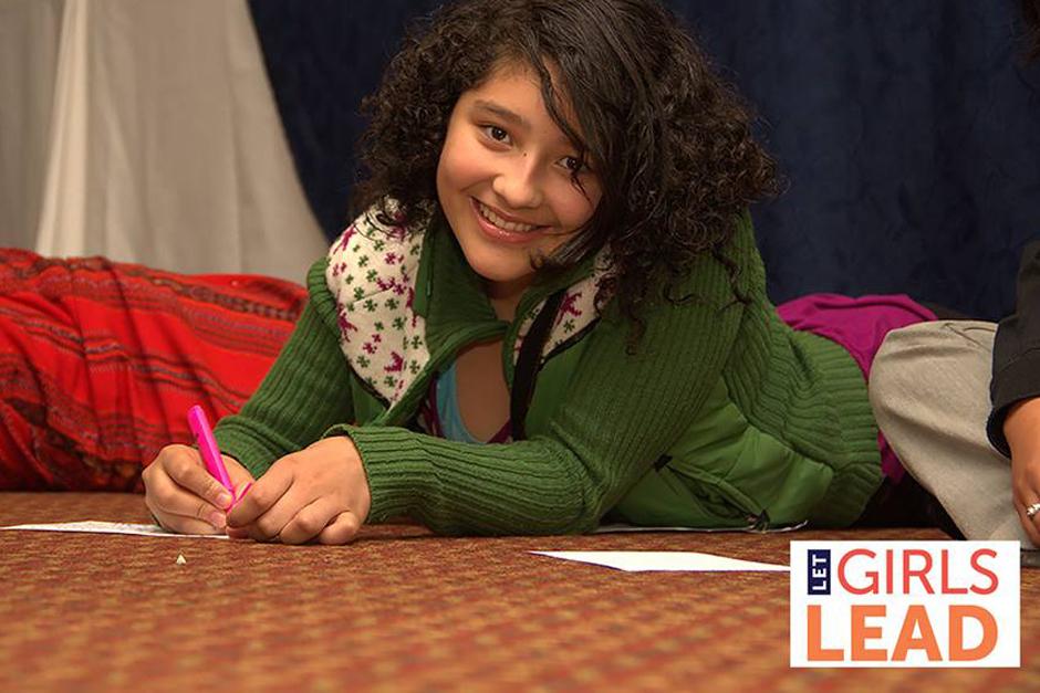 Jimena viaja dos o tres veces por semana a diferentes comunidades y centros educativos del pa&iacute;s para impartir charlas sobre prevenci&oacute;n del abuso sexual, derechos, obligaciones, embarazos adolescentes, machismo y otros temas que afectan a los j&oacute;venes de Guatemala.