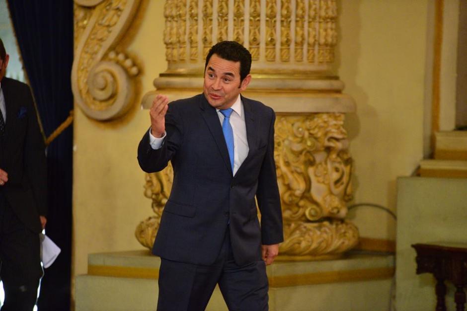 El presidente Jimmy Morales lleg&oacute; una hora tarde a su conferencia de prensa. (Foto: Wilder L&oacute;pez/Soy502)&nbsp;