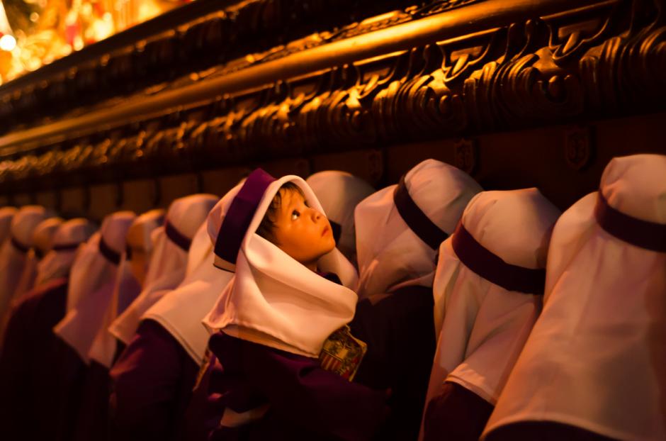 Los ni&ntilde;os son los encargados de seguir con las tradiciones de Semana Santa. (Foto: Jorge Ortiz)