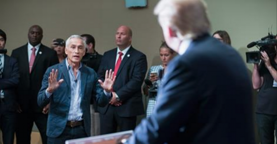 Jorge Ramos fue expulsado de una conferencia que ofreci&oacute; el magnate Donald Trump. (Foto Univision)