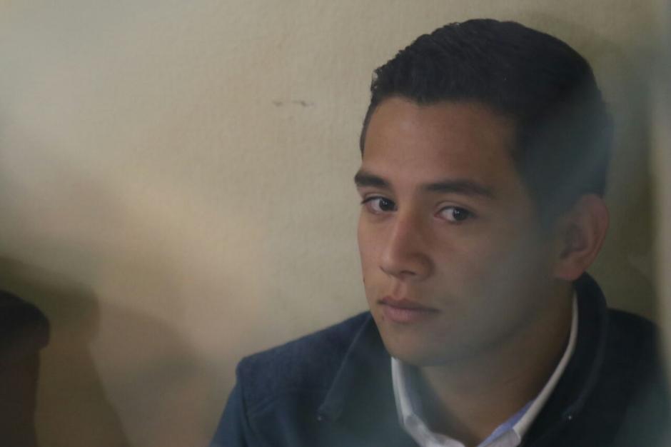 Varios elementos de la SAAS acompañan a José Manuel Morales Marroquín, hijo del presidente Jimmy Morales. (Foto: Alejandro Balán/Soy502)