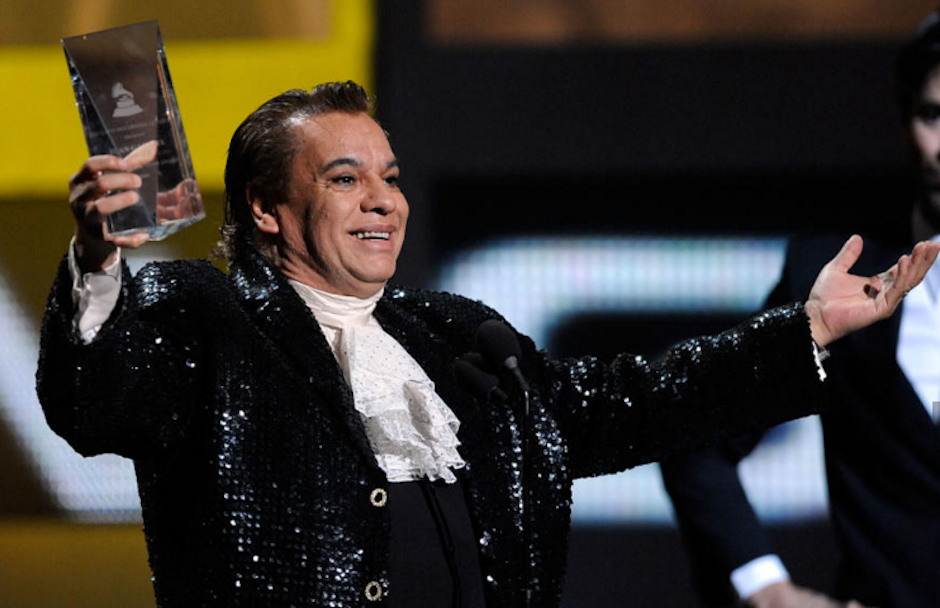 El Divo de Ju&aacute;rez, fue premiado en los Latin Grammy 2016. (Foto: Univisi&oacute;n)