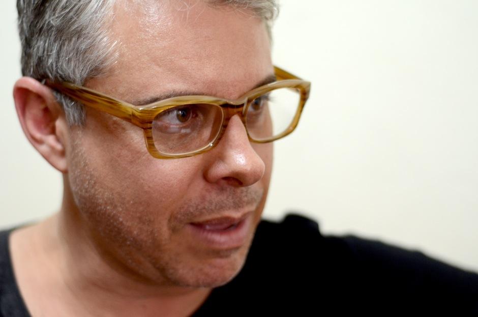 Julio Bevione habla en su &uacute;ltimo libro acerca de la importancia de ayudar desinteresadamente a los dem&aacute;s. (Foto: Esteban Biba/Soy502)&nbsp;