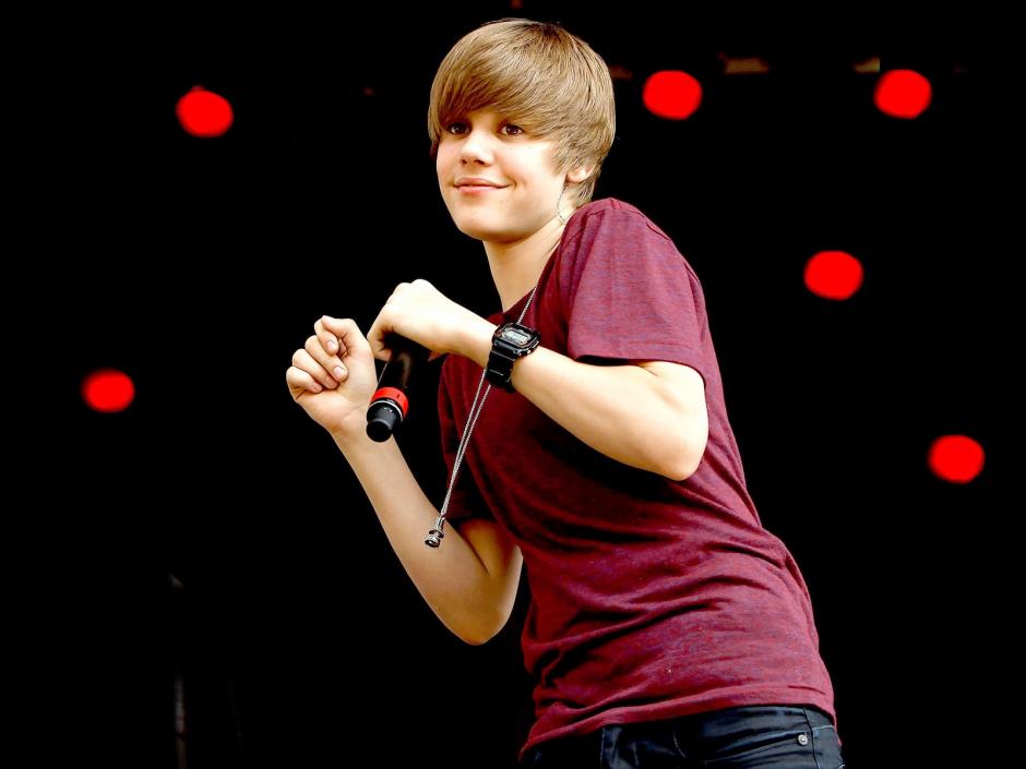 La m&uacute;sica pop le ha servido a la CIA para "torturar" a prisioneros. (Foto: taringa.net)