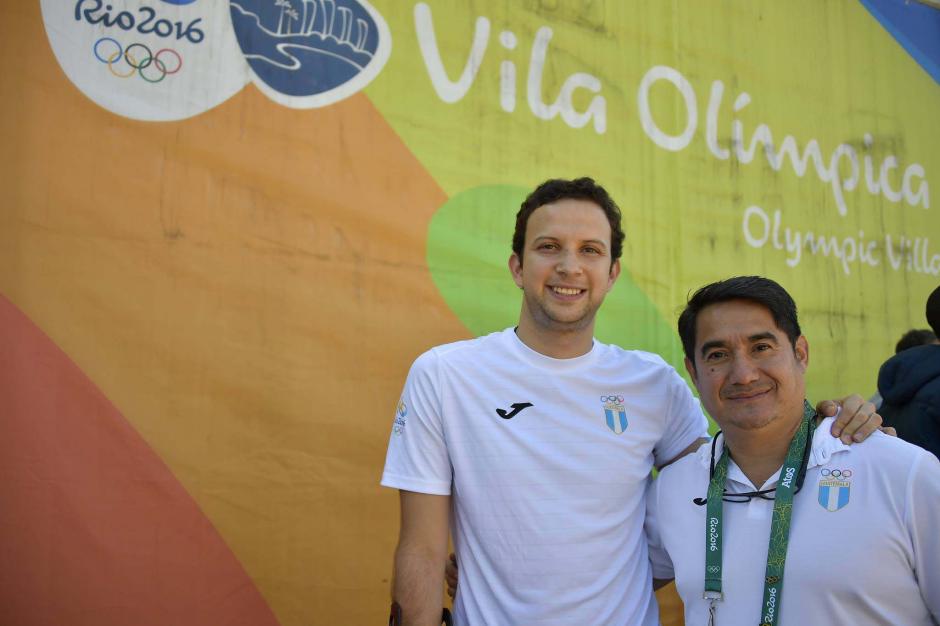Kevin Cord&oacute;n y su t&eacute;cnico Jos&eacute; Mar&iacute;a Sol&iacute;s, tienen m&aacute;s de 12 a&ntilde;os de trabajar juntos. (Foto: Aldo Mart&iacute;nez/Enviado de Nuestro Diario)