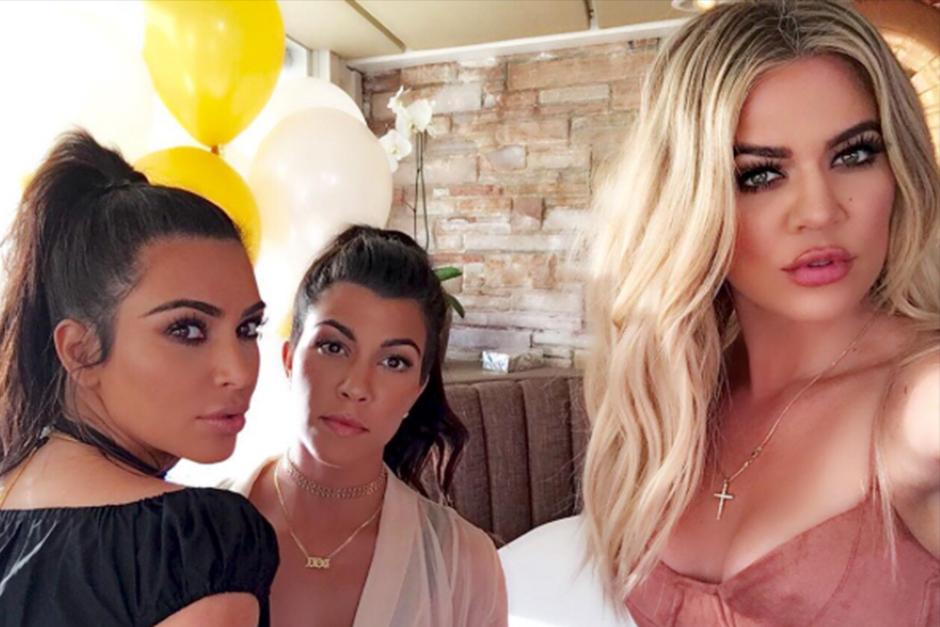 Khlo&eacute; public&oacute; un Snapchat donde aparece su hermana en una posici&oacute;n comprometedora. (Foto: Instagram)