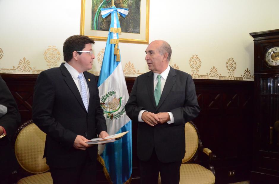 El proyecto de presupuesto fue presentado este viernes en el Congreso. (Foto: cortes&iacute;a Jos&eacute; Castro)