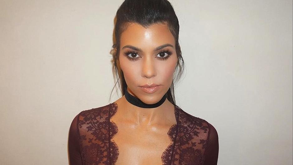 Kourtney, una de las hermanas Kardashian se quita la ropa y posa para Instragam. (Foto: Betches)