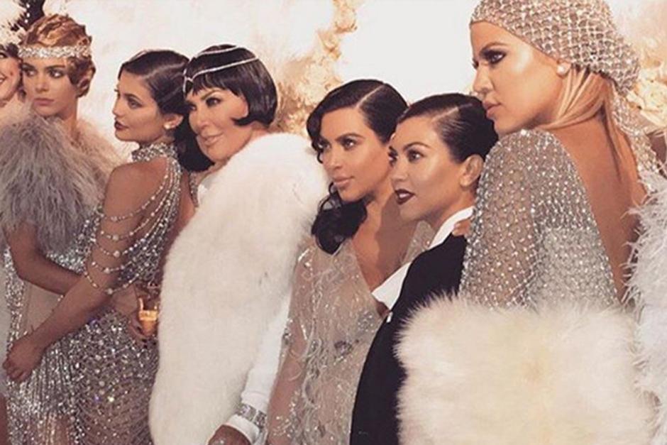 Kris Jenner junto a sus famosas hijas.