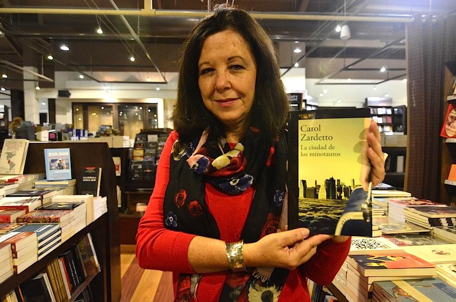 La escritora guatemalteca, Carol Zardetto, es la autora. (Foto: Selene Mej&iacute;a/Soy502) 