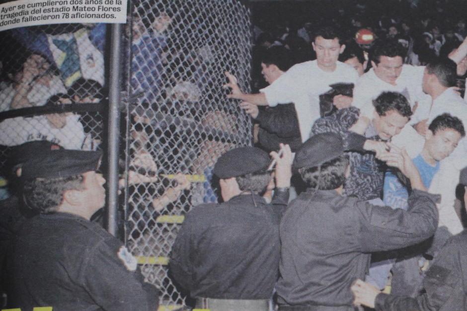 El 16 de octubre de 1996 fue la tragedia en la cual 84 personas perdieron la vida en el Mateo Flores. (Foto: Archivo/Hemeroteca Nacional Prensa Libre)
