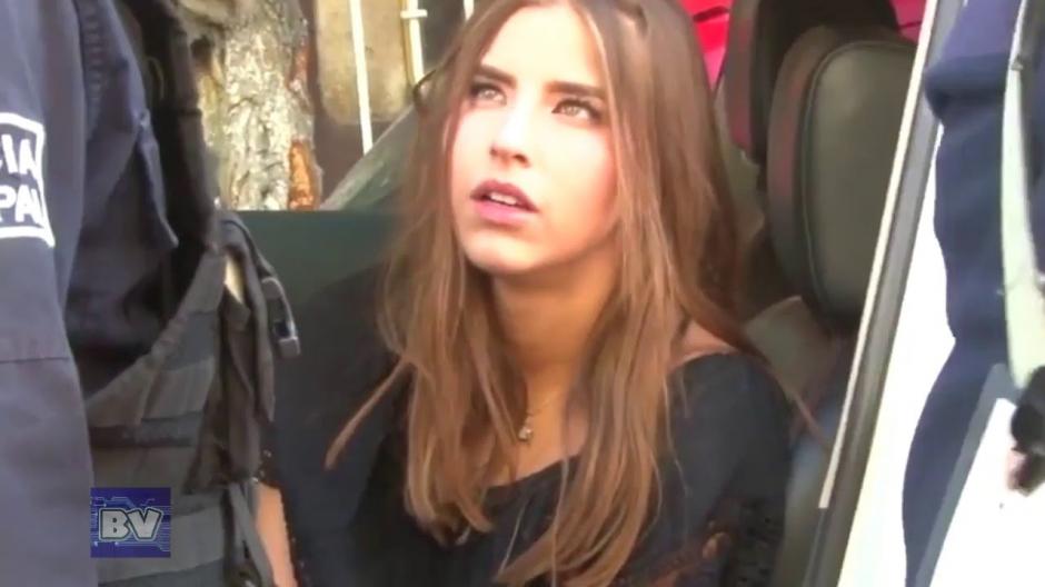 #Lady100Pesos intent&oacute; sobornar a un agente de tr&aacute;nsito con 100 pesos en M&eacute;xico. (Imagen: captura de YouTube)