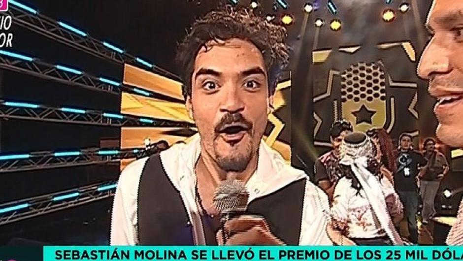 "Ricardo Arjona" obtuvo el primer lugar en concurso de talentos. (Foto: Latina)