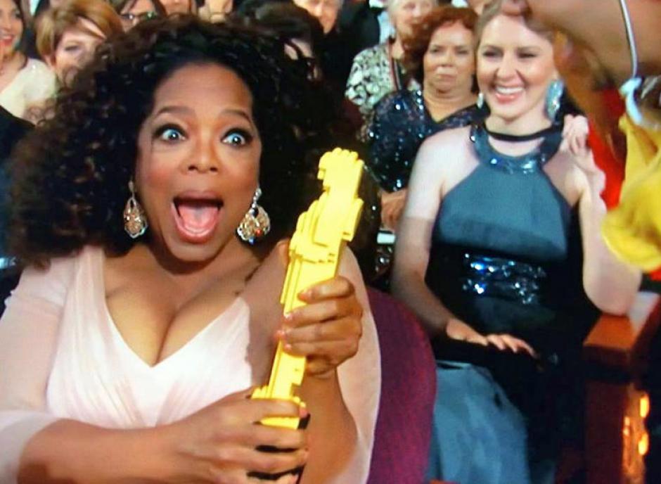Los actores y actrices disfrutaron de sus Oscar de Lego durante la ceremon&iacute;a. (Fotos: Facebook y Twitter)