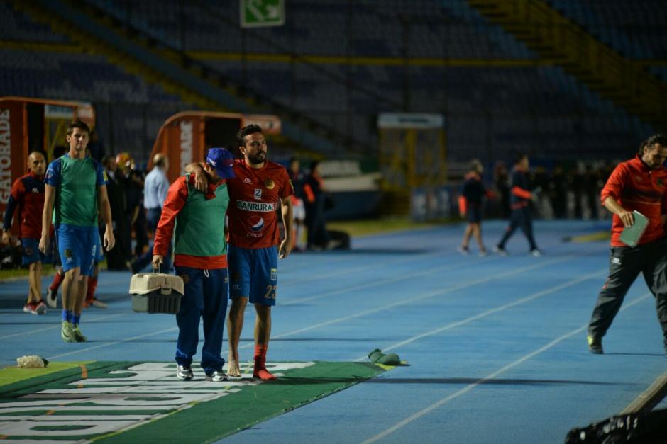 El mexicano sali&oacute; llorando del terreno de juego. (Fotos: Wilder L&oacute;pez/Soy502) 