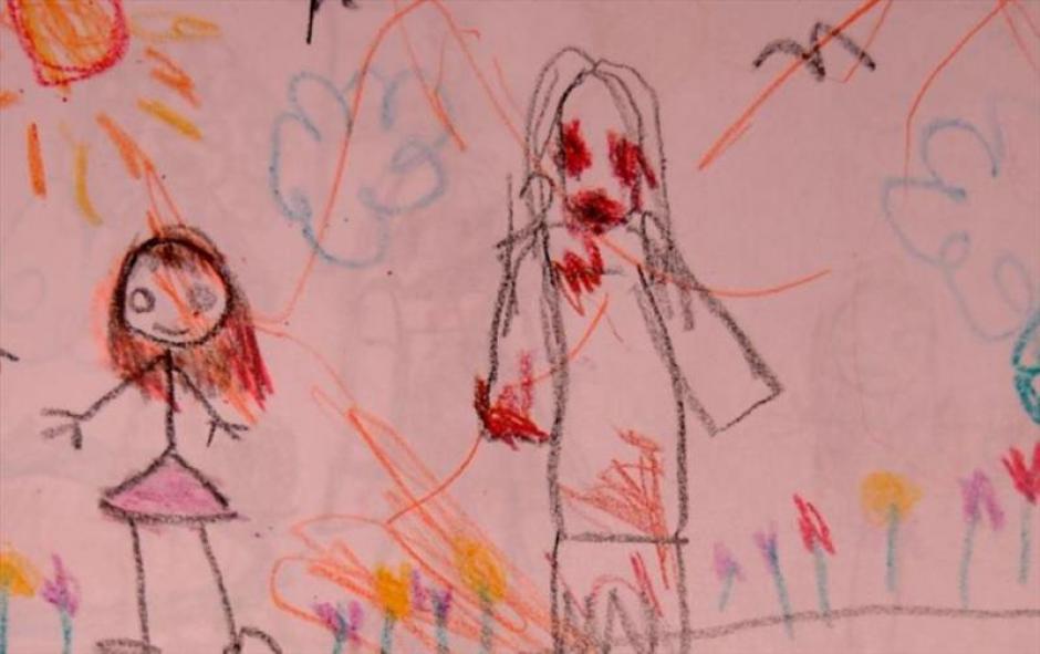 En la red circula el supuesto diario de una niña llamada Lisa. En el escrito, el cual habría sido hallado dentro de un bolsón rosa en EE.UU., se detalla la existencia de la extraña amiga imaginaria de la pequeña. &nbsp;(Foto: El Salvador.com)