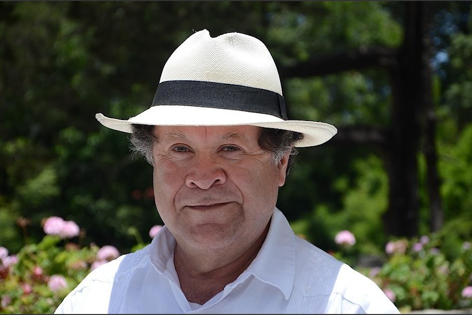 El cineasta guatemalteco Luis Argueta busca financiamiento para traducir al español, su nuevo proyecto fílmico, "Abrazos". (Foto: Selene Mejía/Soy502) &nbsp;