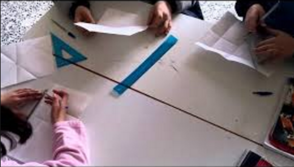 Una maestra de geometr&iacute;a est&aacute; tras las rejas tras mostrar de m&aacute;s a uno de sus estudiantes. (Imagen: YouTube)