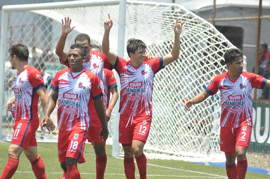 Malacateco no perdon&oacute; a unos Rojos temerosos (Foto: Nuestro Diario)