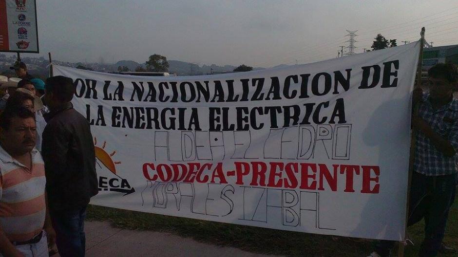 Desde tempranas horas miembros de las organizaciones campesinas se concentran en el kilómetro 8.5 de la ruta al Atlántico. (Foto: Wilder López/Soy502)&nbsp;