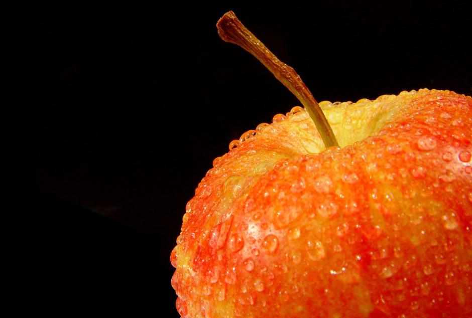 Investigadores concluyeron que si bien una manzana al d&iacute;a no te libra de ir al m&eacute;dico, s&iacute; podr&iacute;a hacerlo de la farmacia. (Foto 4ever)