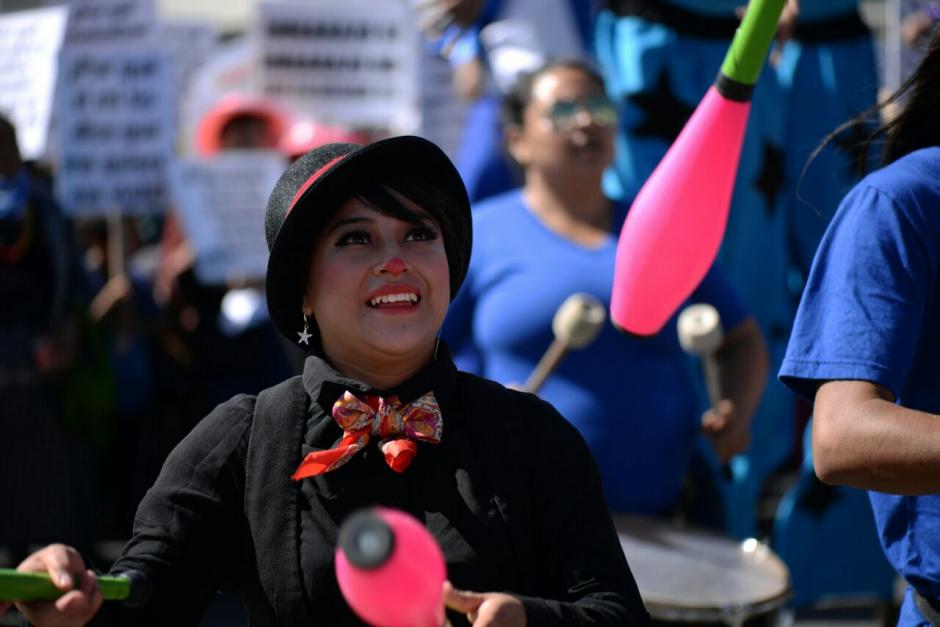 La marcha inici&oacute; frente a la Corte Suprema de Justicia y se enfil&oacute; por la sexta avenida. (Foto: Wilder L&oacute;pez/ Soy502)