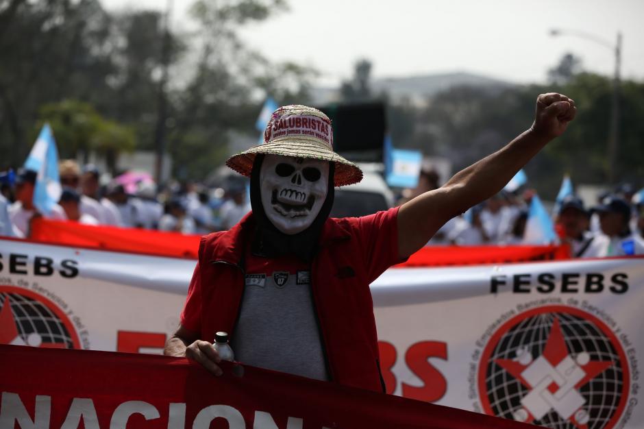 La marcha sali&oacute; del Monumento al Trabajo de la zona 5. (Foto: EFE)