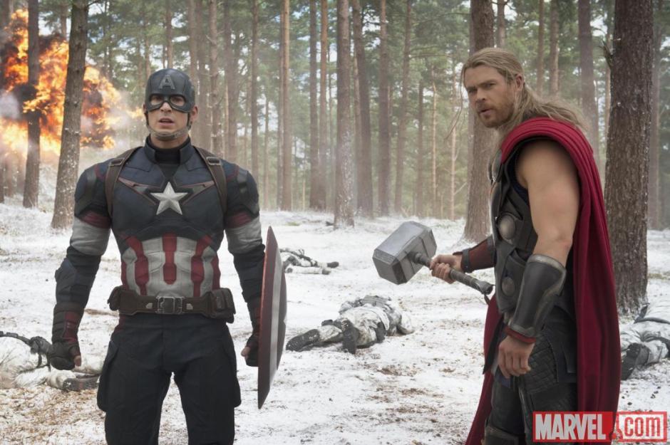 El Capitán America y Thor en plena batalla. (Foto: Marvel)&nbsp;