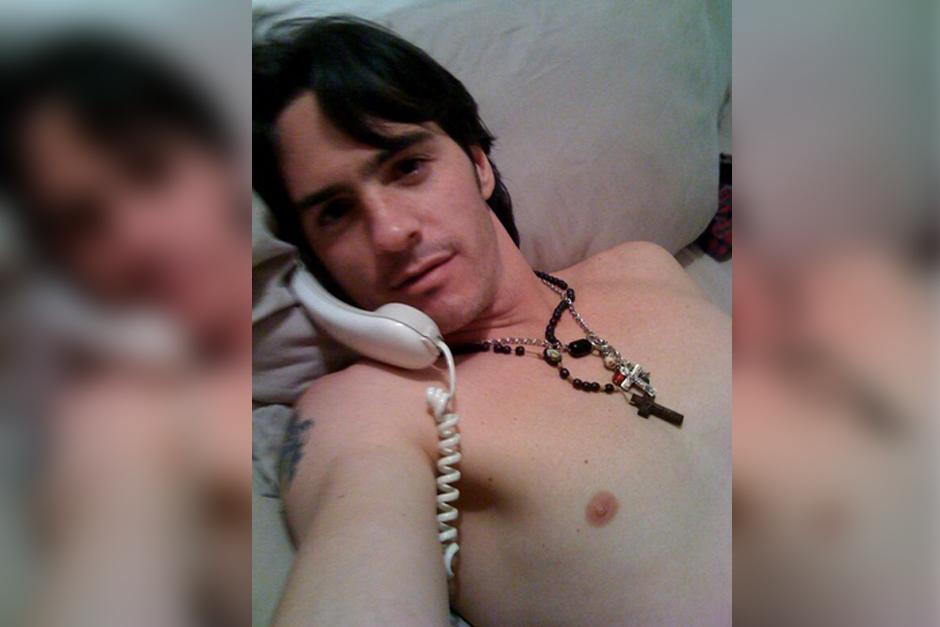 El actor Mauricio Ochmann se ha convertido en la burla de las redes sociales por unas fotos &iacute;ntimas que fueron publicadas en su cuenta de Twitter.