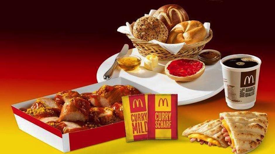 Entre los desayunos que McDonald's ofrece en Alemania están: "kaiser rolls", rellenos de Nutella, la porción de salchicha de puerco bañada en salsa o curry picante, y el pan con queso y jamón. (Foto: ranker.com)&nbsp;