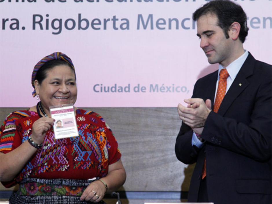 La premio Nobel de la Paz, Rigoberta Mench&uacute;, fue acreditada por el INE y podra fungir como observadora electoral. (Foto: Cuartooscuro)&nbsp;
