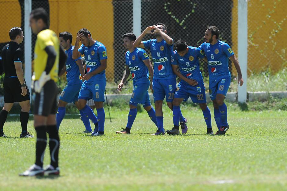 Los rojos sumaron su noveno triunfo en el torneo. (Foto: Sergio Mu&ntilde;oz/Nuestro Diario)