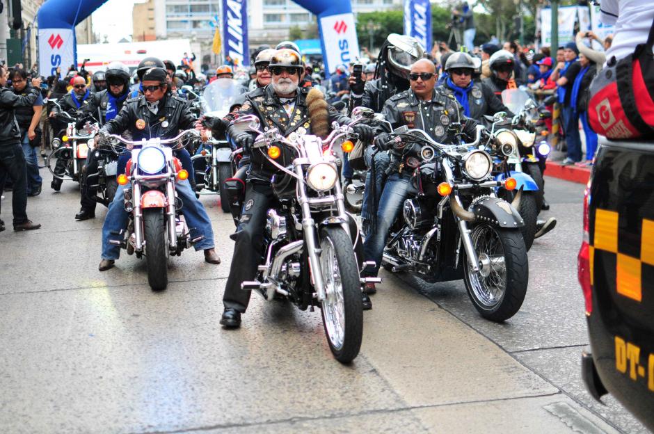 Algunos de los asistentes a la edici&oacute;n 55 de la Caravana del Zorro, viajaron sin casco. (Foto: Alejandro Bal&aacute;n/ Soy502)