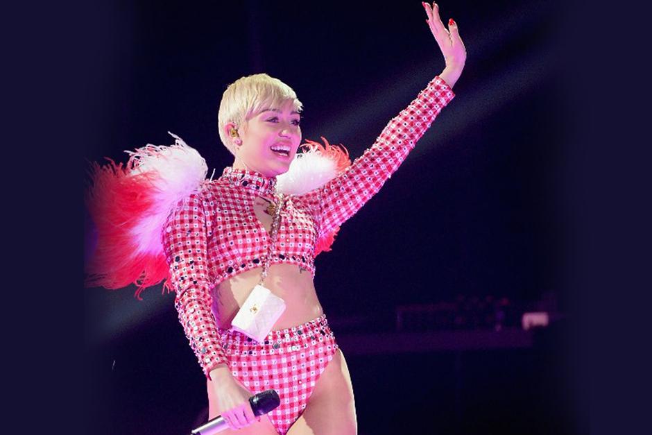 Aunque tendr&aacute; que guardar reposo, la cantante de 21 a&ntilde;os no parece estar tan enferma como para tuitear desde el hospital. (Foto: AFP)