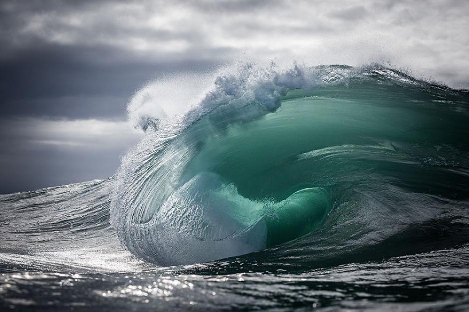 El nombre de esta foto es &ldquo;Teal&rdquo;, el oc&eacute;ano es un ambiente en constante cambio y con los a&ntilde;os Warren Keelan aprendi&oacute; cuando y donde hacer la captura. (Foto: Warren Keelan)