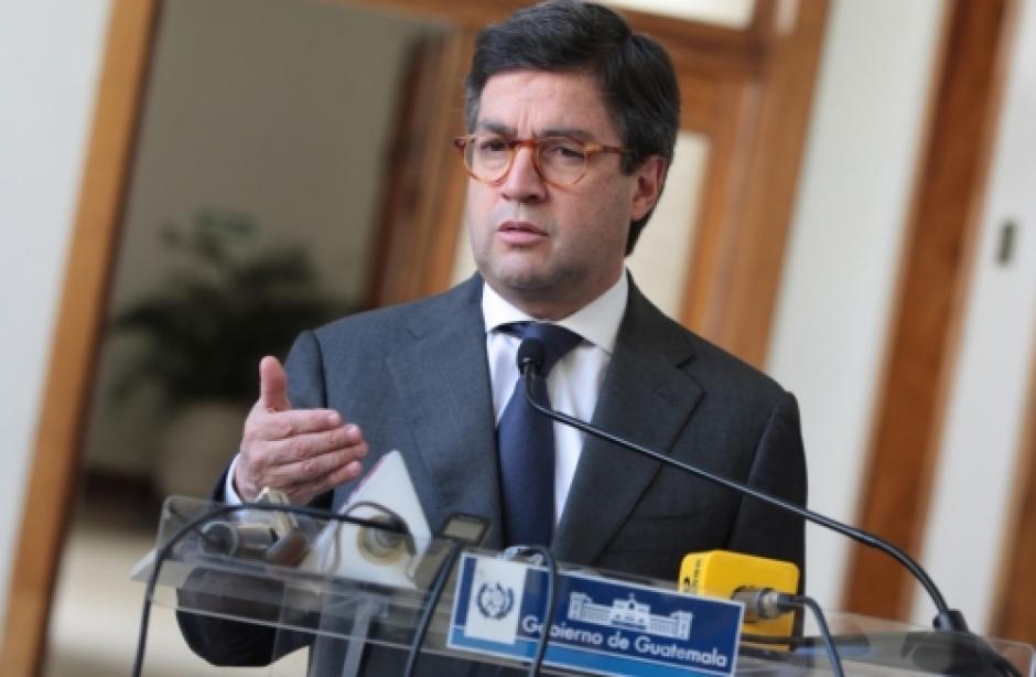 Luis Alberto Moreno, presidente del BID, durante su visita a Guatemala asegur&oacute; que se podr&iacute;an reorientar algunos pr&eacute;stamos para resarcir a las v&iacute;ctimas del desalojo para construir la represa de Chixoy en Alta Verapaz. (Foto: AGN)