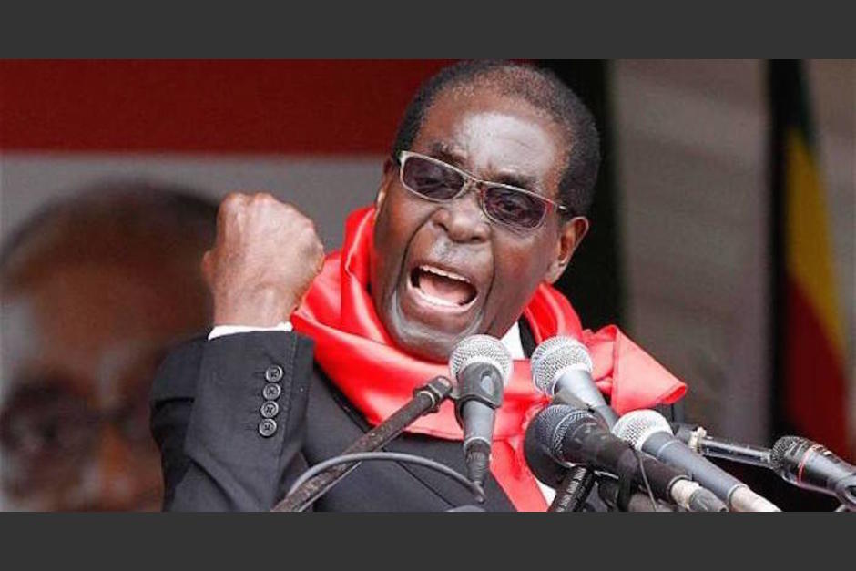 Robert Mugabe, presidente de Zimbabue, mand&oacute; a detener a los atletas que regresaron de R&iacute;o 2016. (Foto: Twitter)