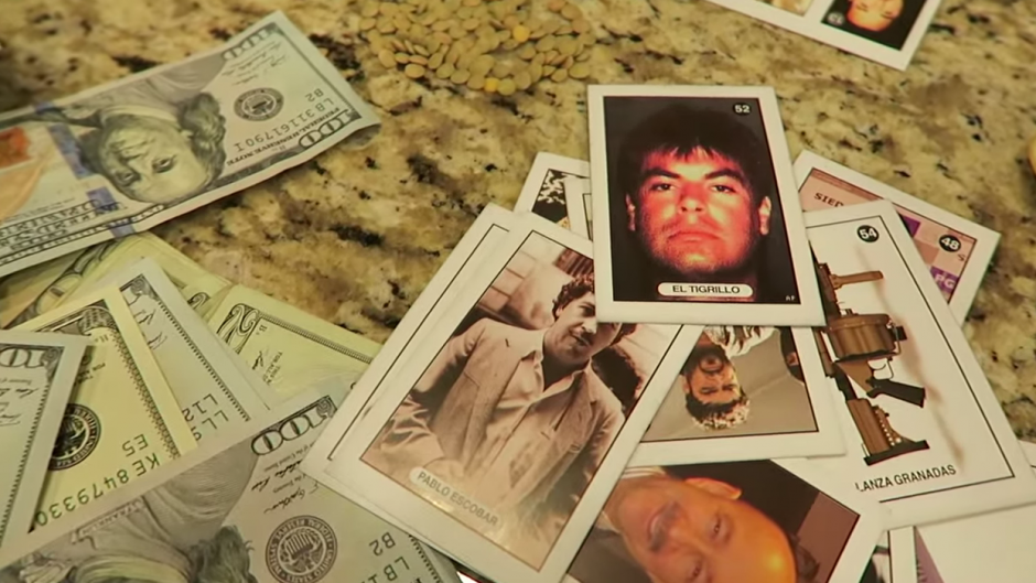 La narcoloter&iacute;a est&aacute; elaborada con fotograf&iacute;as de reconocidos narcotraficantes. (Foto: YouTube/Larry H)