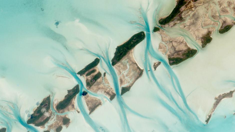 La NASA comparte una fotograf&iacute;a tomada sobre los cayos de las Bahamas. (Foto: NASA)