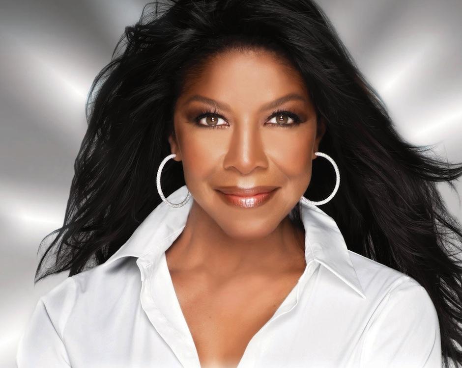 Natalie Cole, hija del famoso int&eacute;rprete de jazz Nat King Cole muri&oacute; de una falla cardiaca. (Foto: all about jazz)&nbsp;