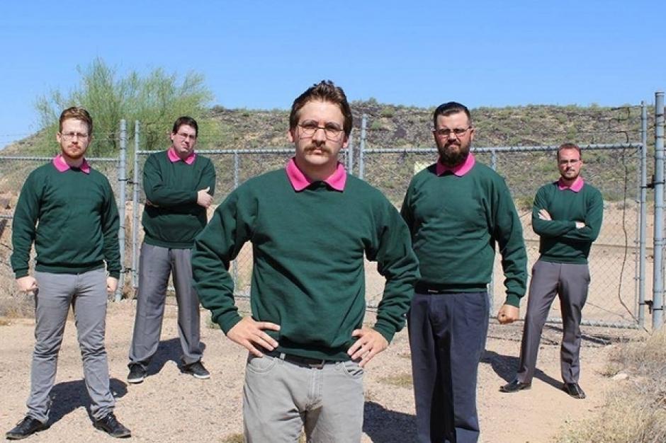 Cinco j&oacute;venes integran una banda de rock metal llamada Okily Dokilly inspirada en Ned Flanders. (Foto: bunkerpop.mx)