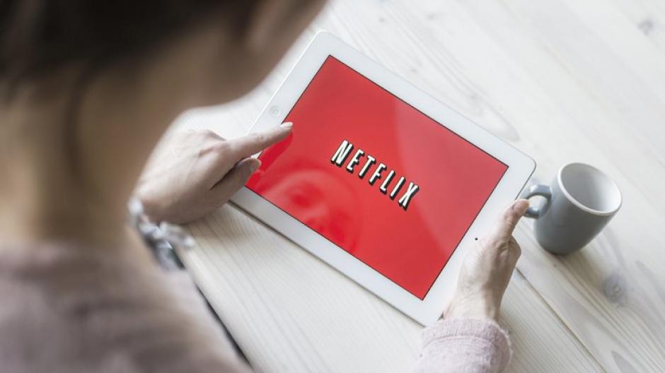 Los usuarios de Netflix esperan el momento en que puedan descargar los episodios para verlos despu&eacute;s. (Foto:&nbsp;movilzona.es)