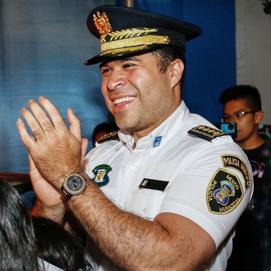 El alcalde public&oacute; el ofrecimiento en su cuenta de Facebook. (Foto: Neto Bran/Facebook)